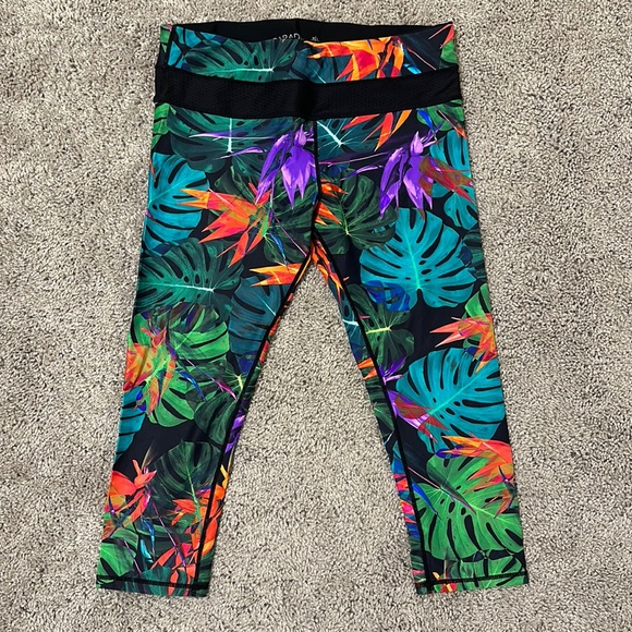 With Love From Paradise Capri Leggings - Picture 3 of 4